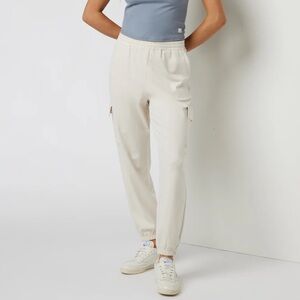 Vuori Boyfriend Cargo Jogger in Milkweed Heather Women’s Size M